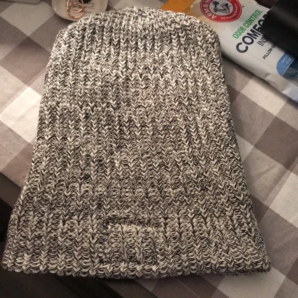 EUC Love Your Melon Beanie - Picture 5 of 6